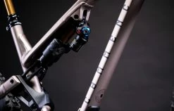 COMMENCAL META TR BRONZE -Promos Vélos Boutique 22METATRALC10371C 03 2000