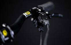 COMMENCAL META TR PEARL VIOLET 12 COMMENCAL META TR PEARL VIOLET -Promos Vélos Boutique 22METATRALC1508 02 2000