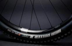 COMMENCAL META TR PEARL VIOLET 18 COMMENCAL META TR PEARL VIOLET -Promos Vélos Boutique 22METATRALC1508 08 2000