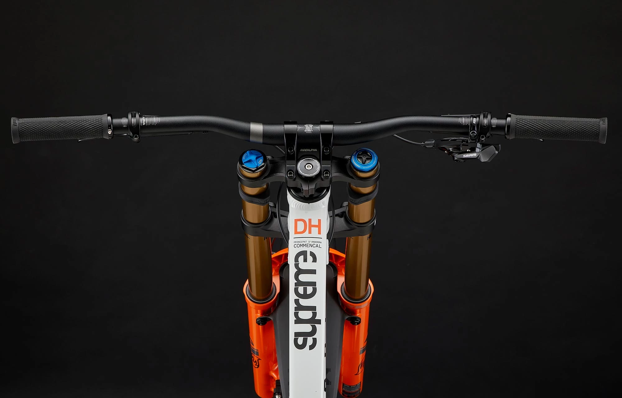 COMMENCAL SUPREME DH V5 SIGNATURE COIL PURE WHITE 7 COMMENCAL SUPREME DH V5 SIGNATURE COIL PURE WHITE – Image 5