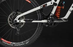 COMMENCAL SUPREME DH V5 SIGNATURE COIL PURE WHITE 17 COMMENCAL SUPREME DH V5 SIGNATURE COIL PURE WHITE -Promos Vélos Boutique 22SUPV5TM 06 2000
