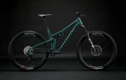 COMMENCAL T.E.M.P.O. ESSENTIAL METALLIC GREEN 12 COMMENCAL T.E.M.P.O. ESSENTIAL METALLIC GREEN -Promos Vélos Boutique 22TEMPE1 01 2000