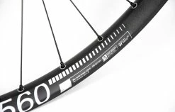 ROUE AVANT DT SWISS FR 560-350 20 X 110 27.5" 7 ROUE AVANT DT SWISS FR 560-350 20 X 110 27.5" -Promos Vélos Boutique A21FWHDT560 27 2 2000